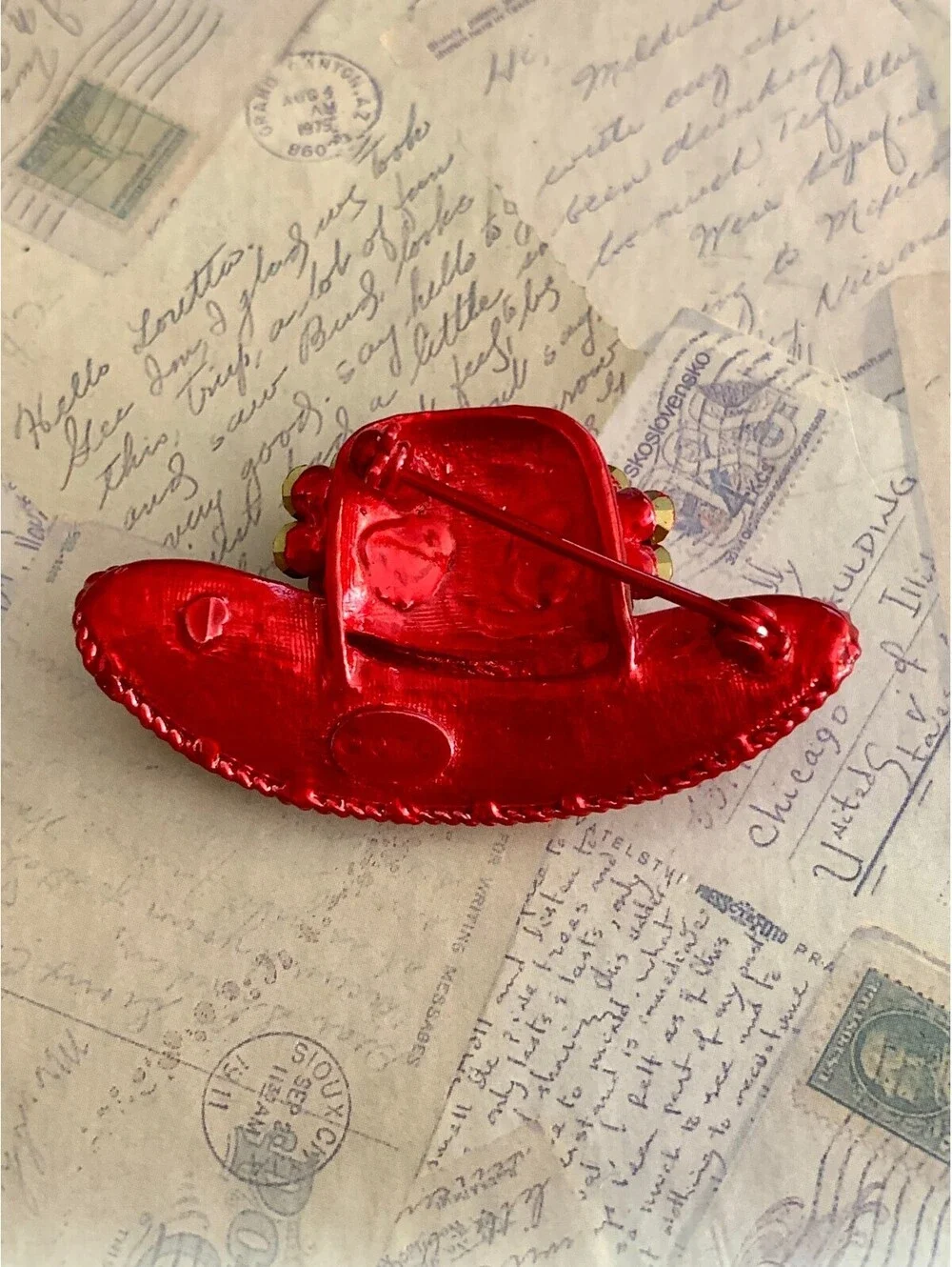 Vintage Signed Sparkling Red Rhinestone Hat Brooch Pin - Retro Glam Accessory